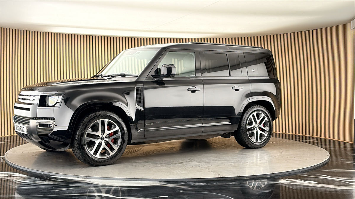 More views of Land Rover Defender 110