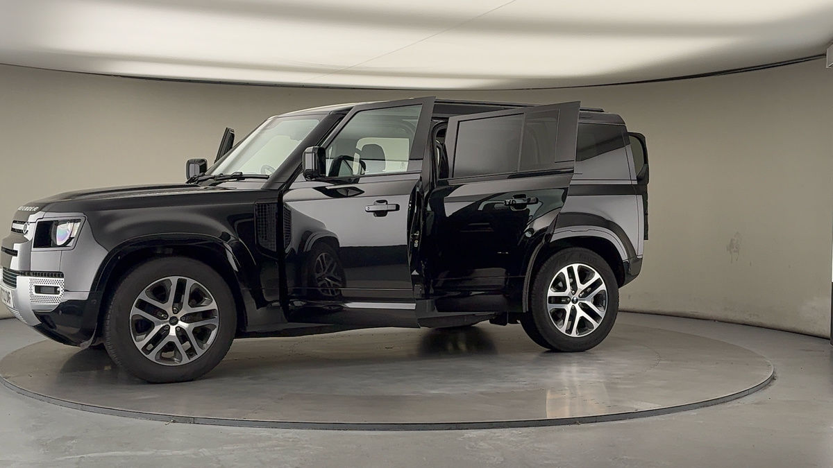 More views of Land Rover Defender 110