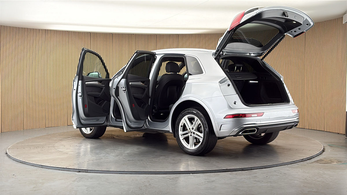 More views of Audi Q5