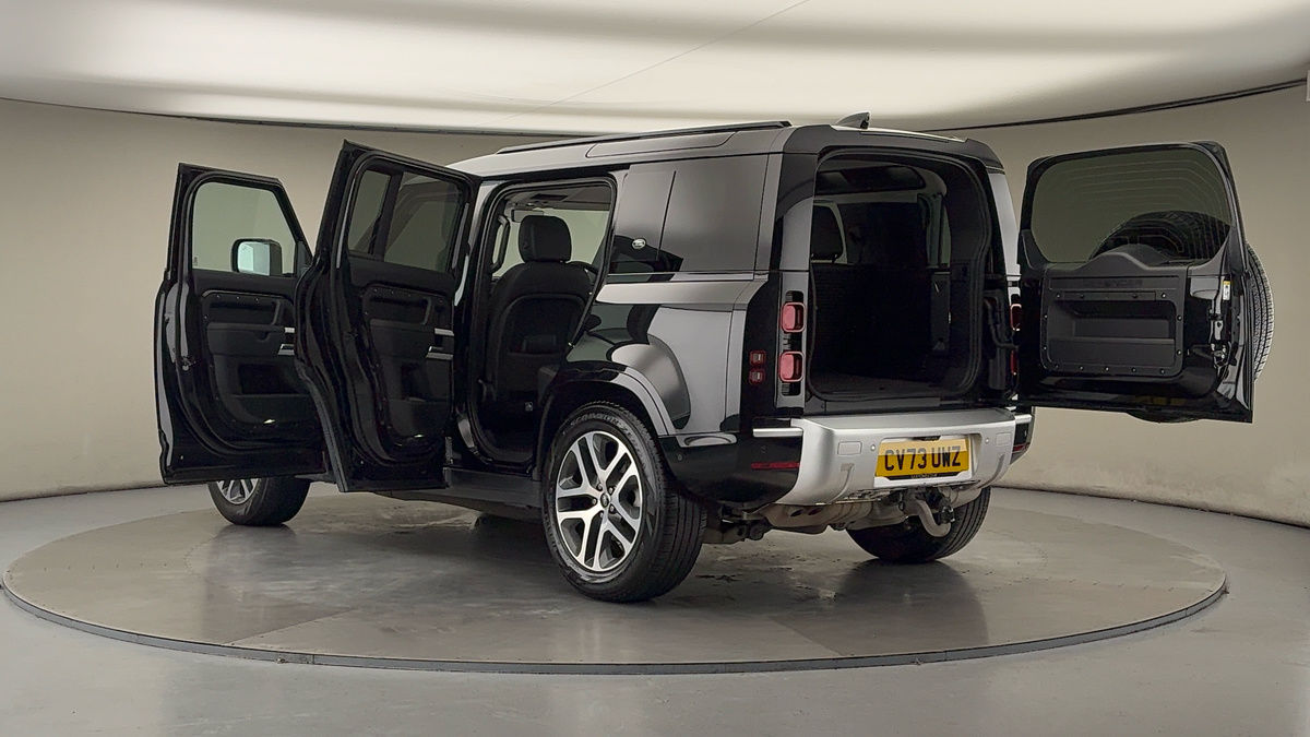 More views of Land Rover Defender 110