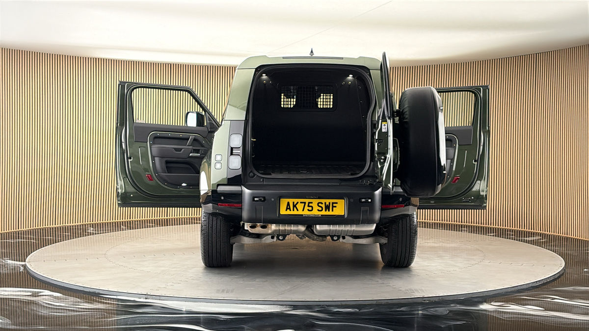More views of Land Rover Defender 90