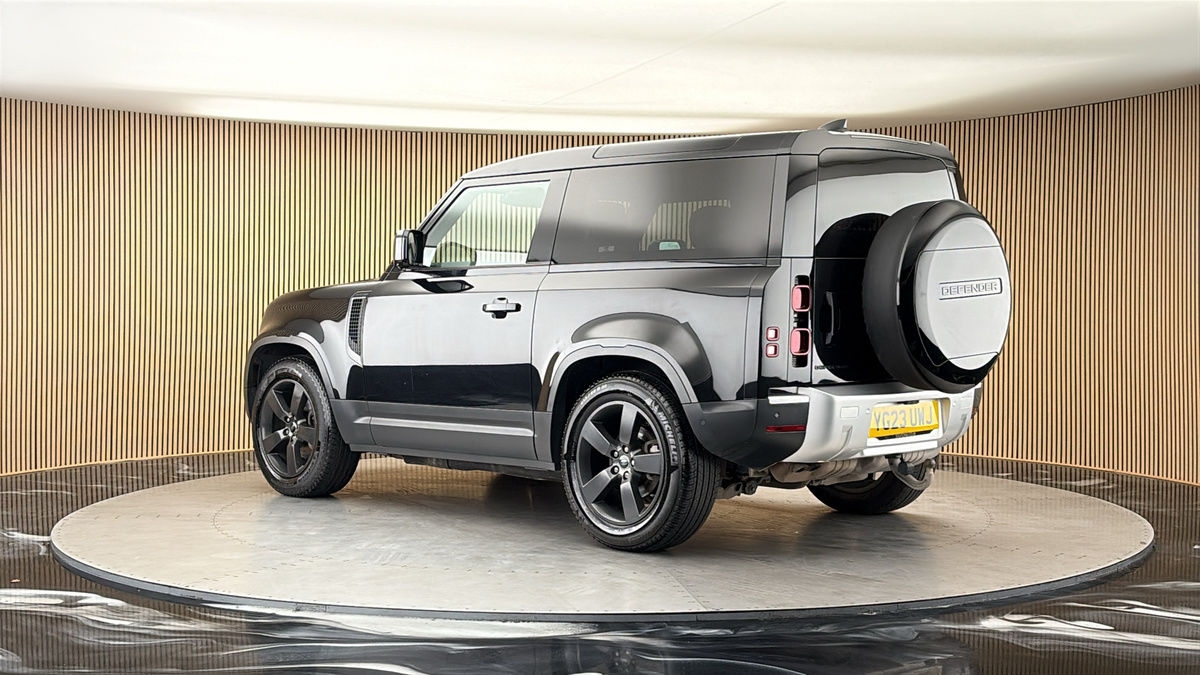 More views of Land Rover Defender 90