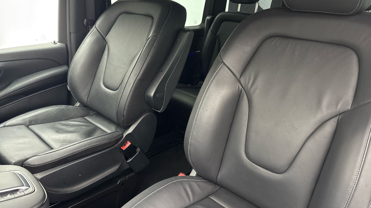 Mercedes-Benz V Class Image 7