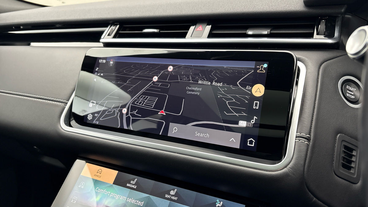 Land Rover Range Rover Velar Image 17