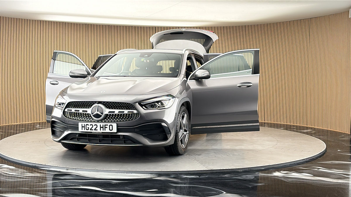 More views of Mercedes-Benz GLA