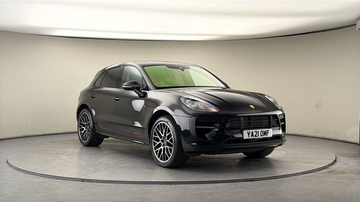 Porsche Macan Sticky Header Image