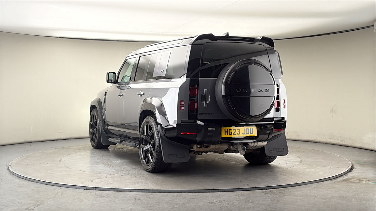 More views of Land Rover Defender 110