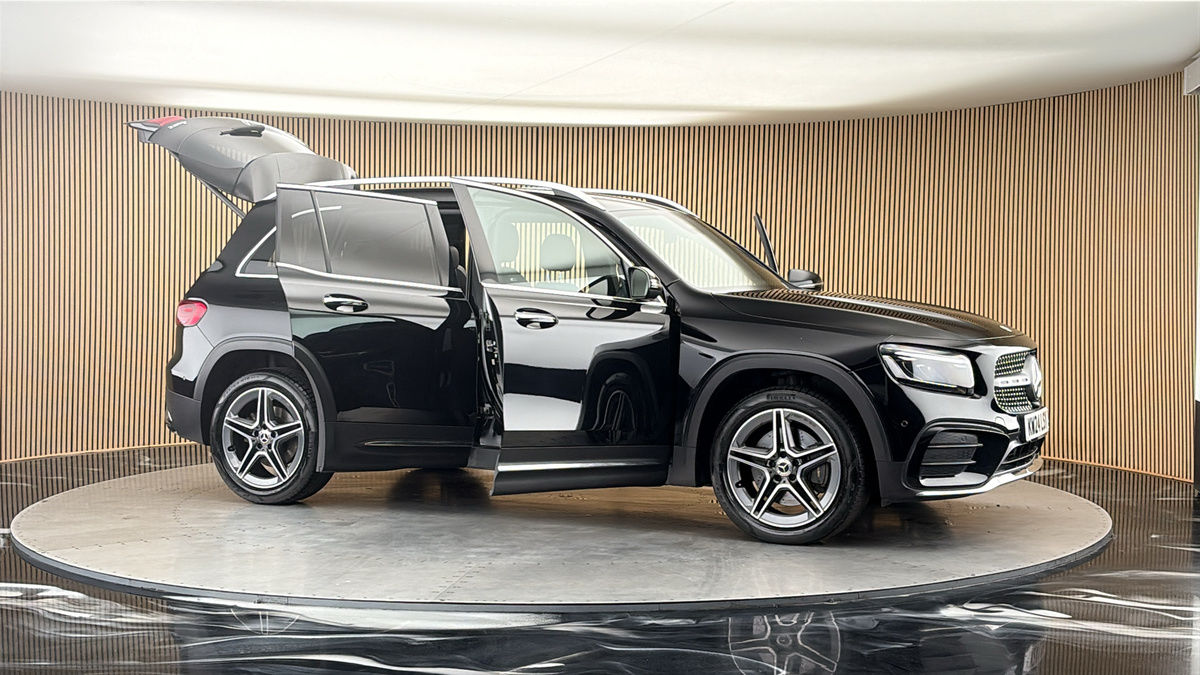 More views of Mercedes-Benz GLB