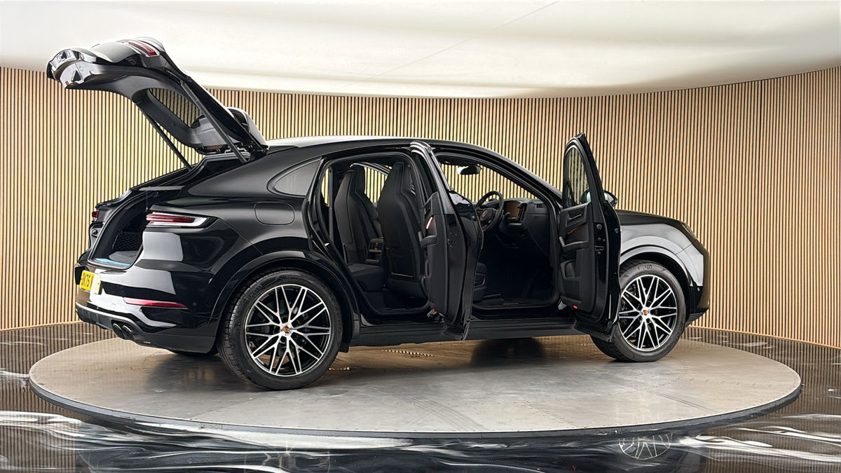 More views of Porsche Cayenne
