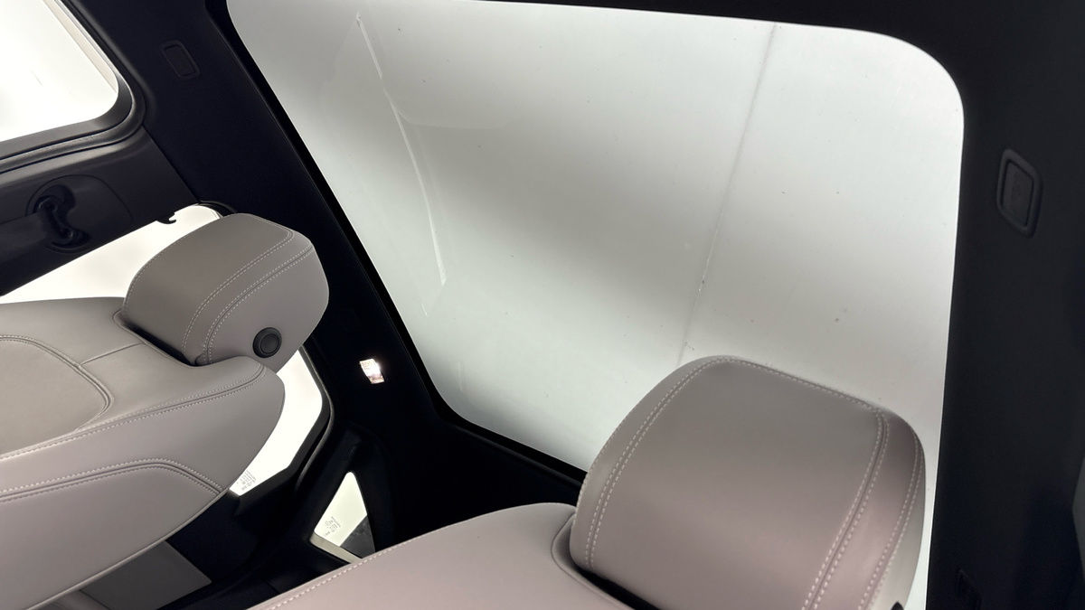 Jaguar E-PACE Image 6