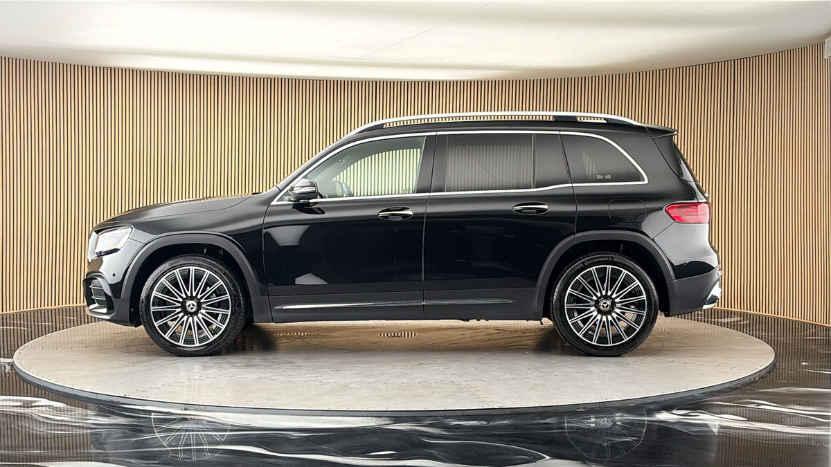 Mercedes-Benz GLB Image 15