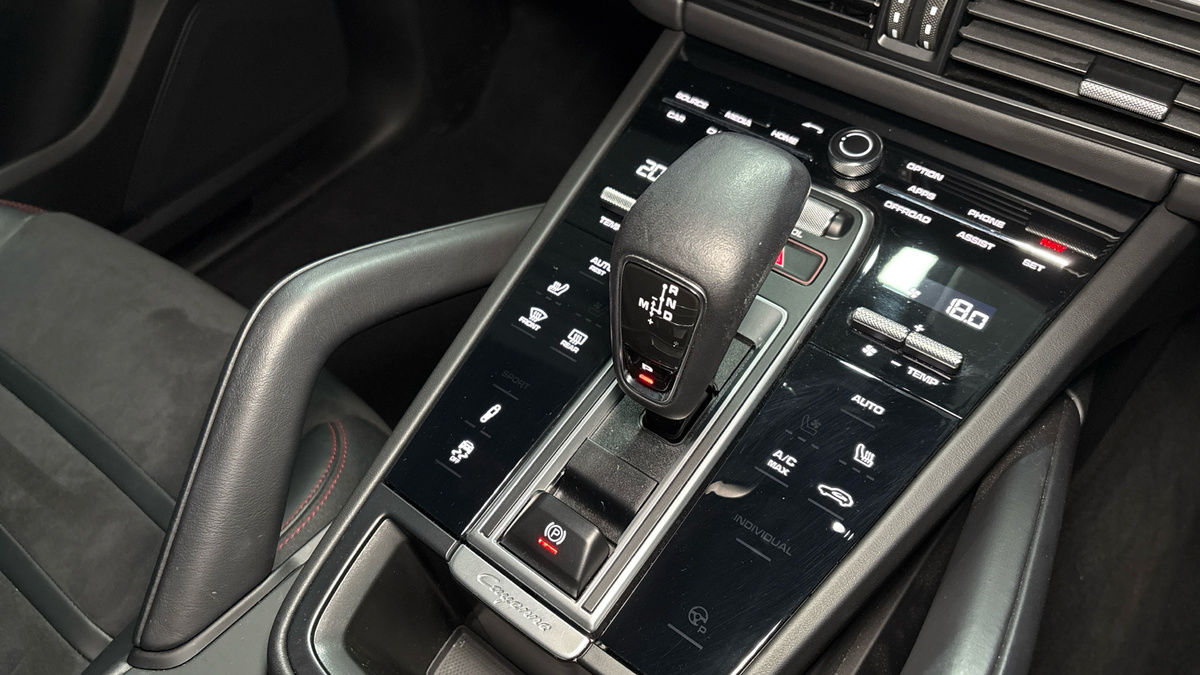 Porsche Cayenne Image 6