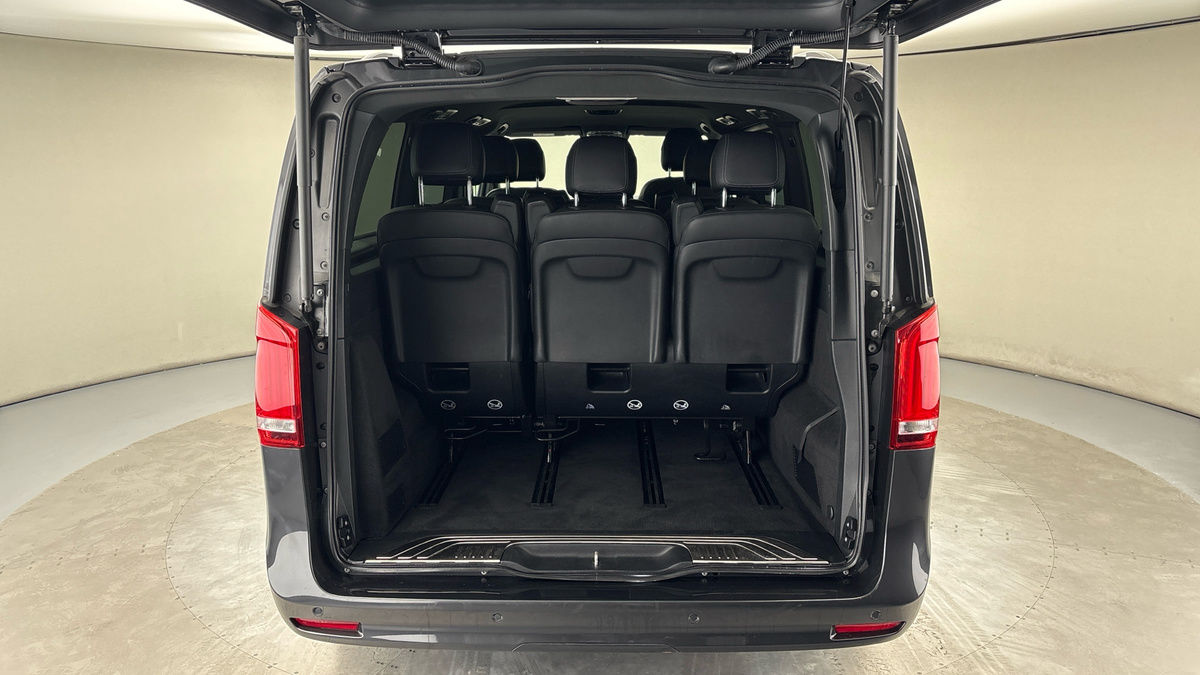 Mercedes-Benz V Class Image 11