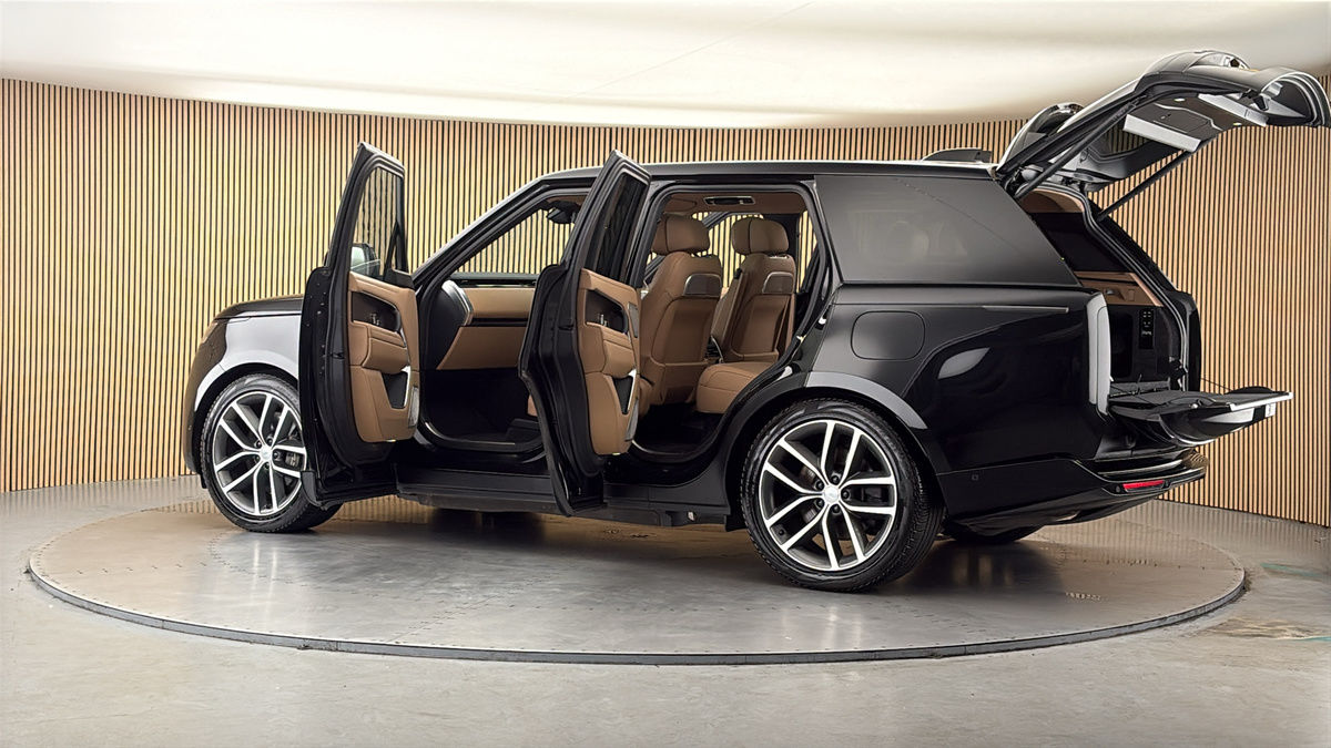 More views of Land Rover Range Rover