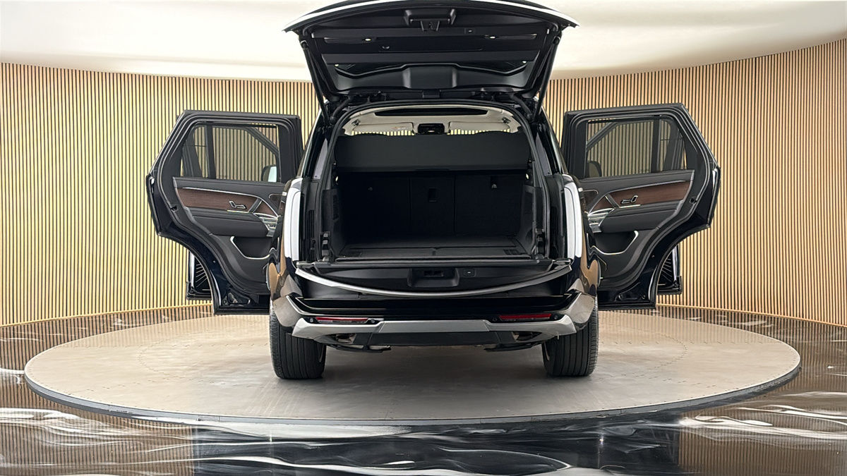 More views of Land Rover Range Rover