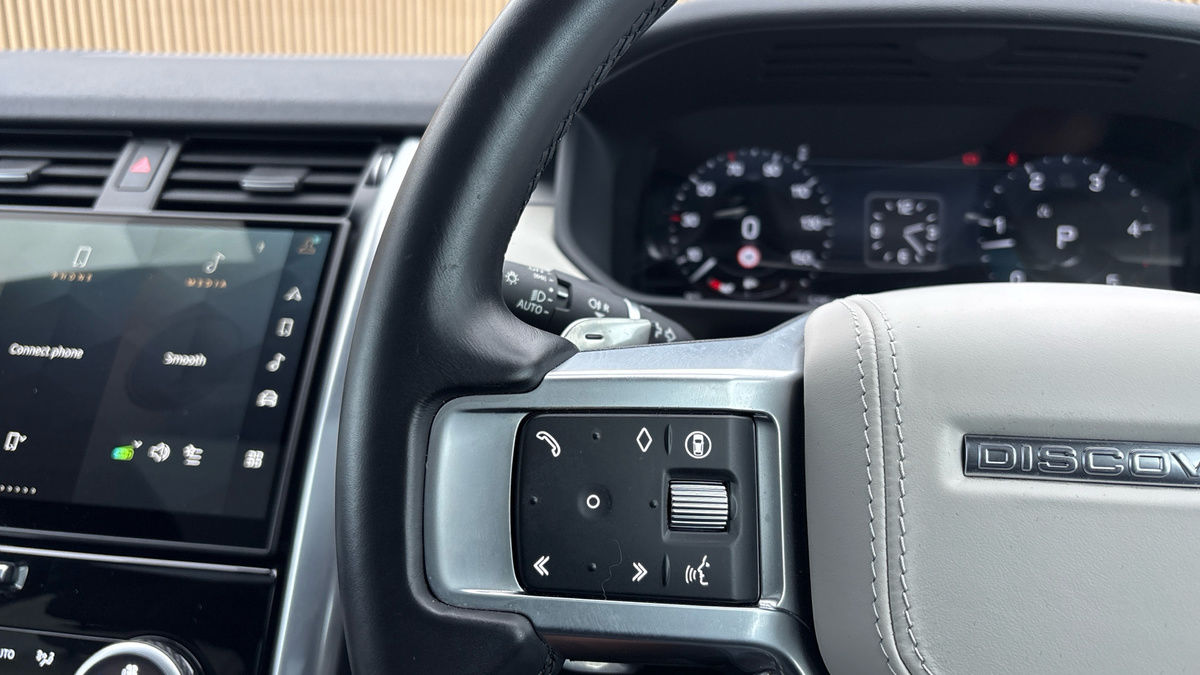 Land Rover Discovery Image 13