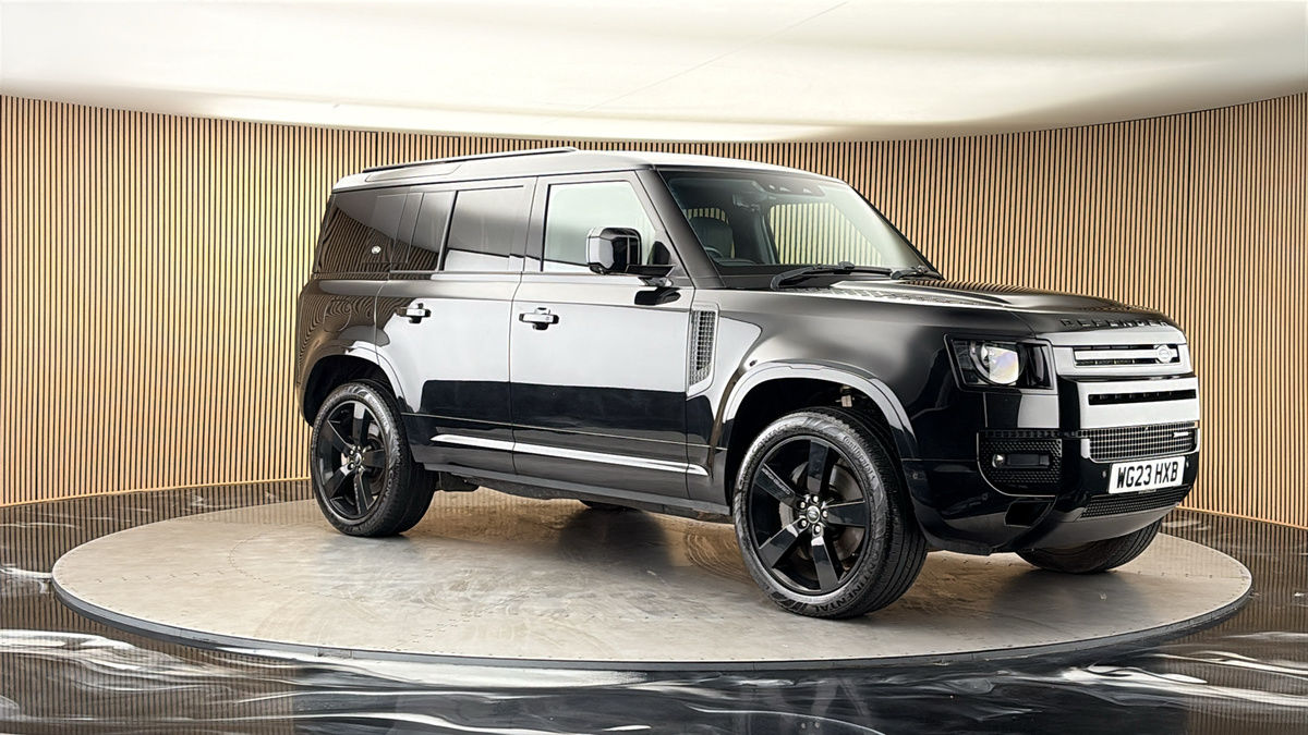 More views of Land Rover Defender 110