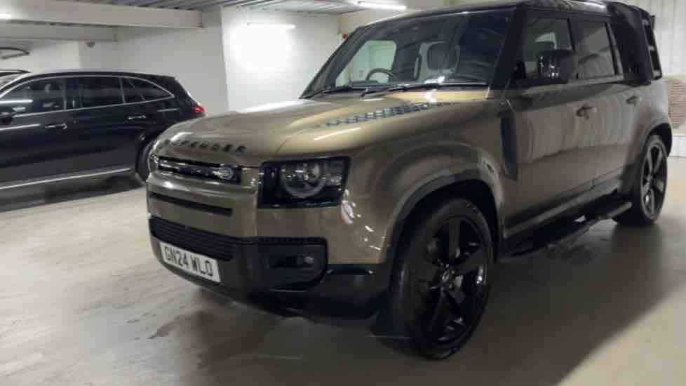 More views of Land Rover Defender 110