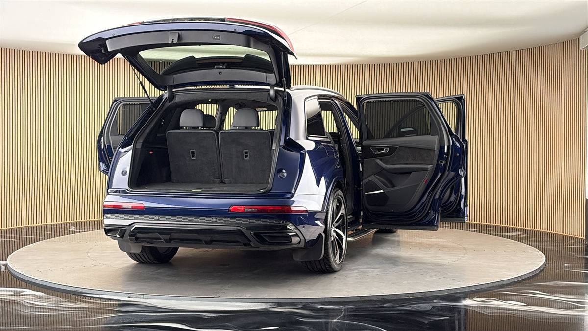 More views of Audi Q7