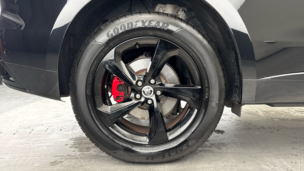 Jaguar F-PACE Image 10