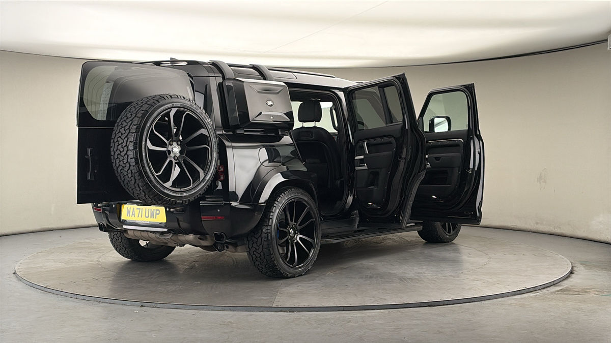 More views of Land Rover Defender 110