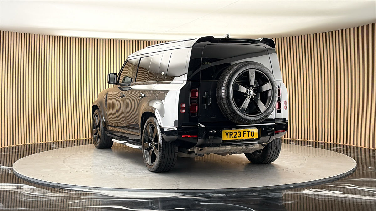 More views of Land Rover Defender 110
