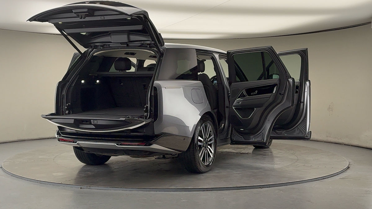 More views of Land Rover Range Rover