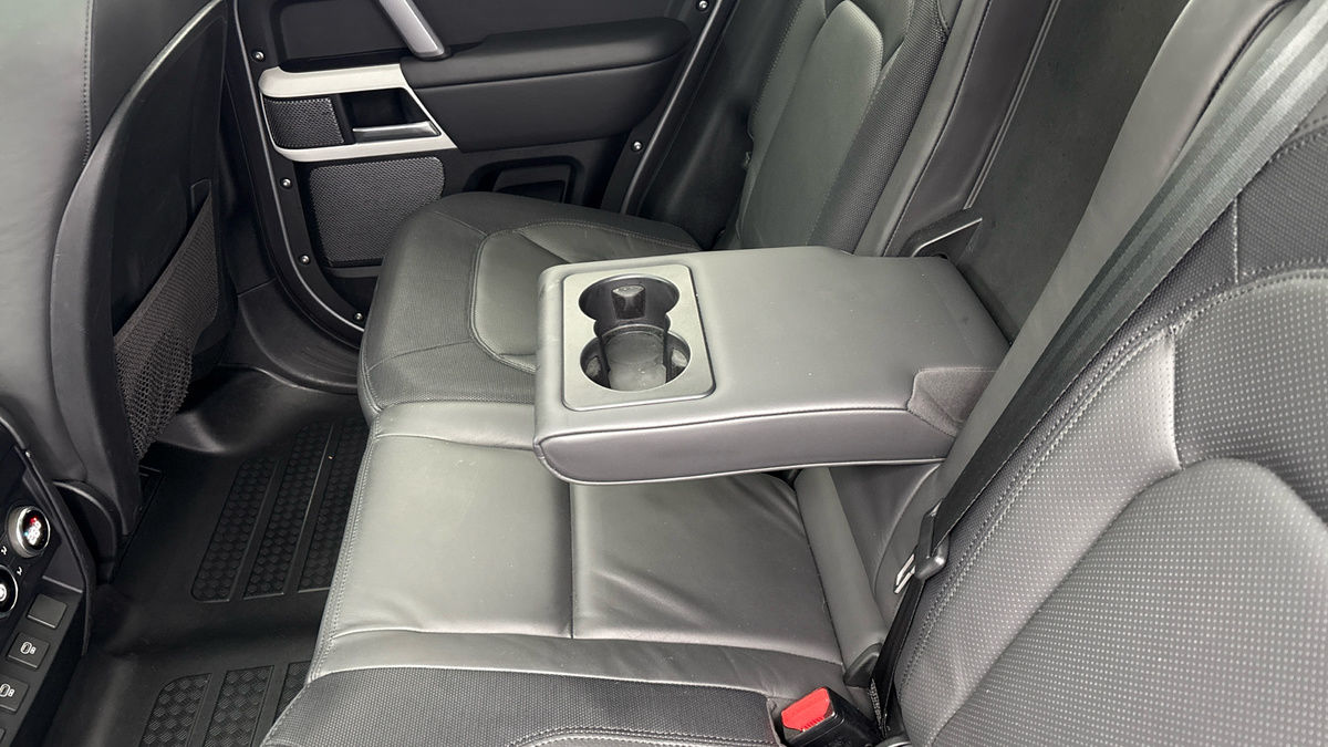 Land Rover Defender 110 Urban Image 9