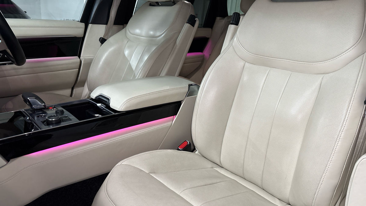 More views of Land Rover Range Rover