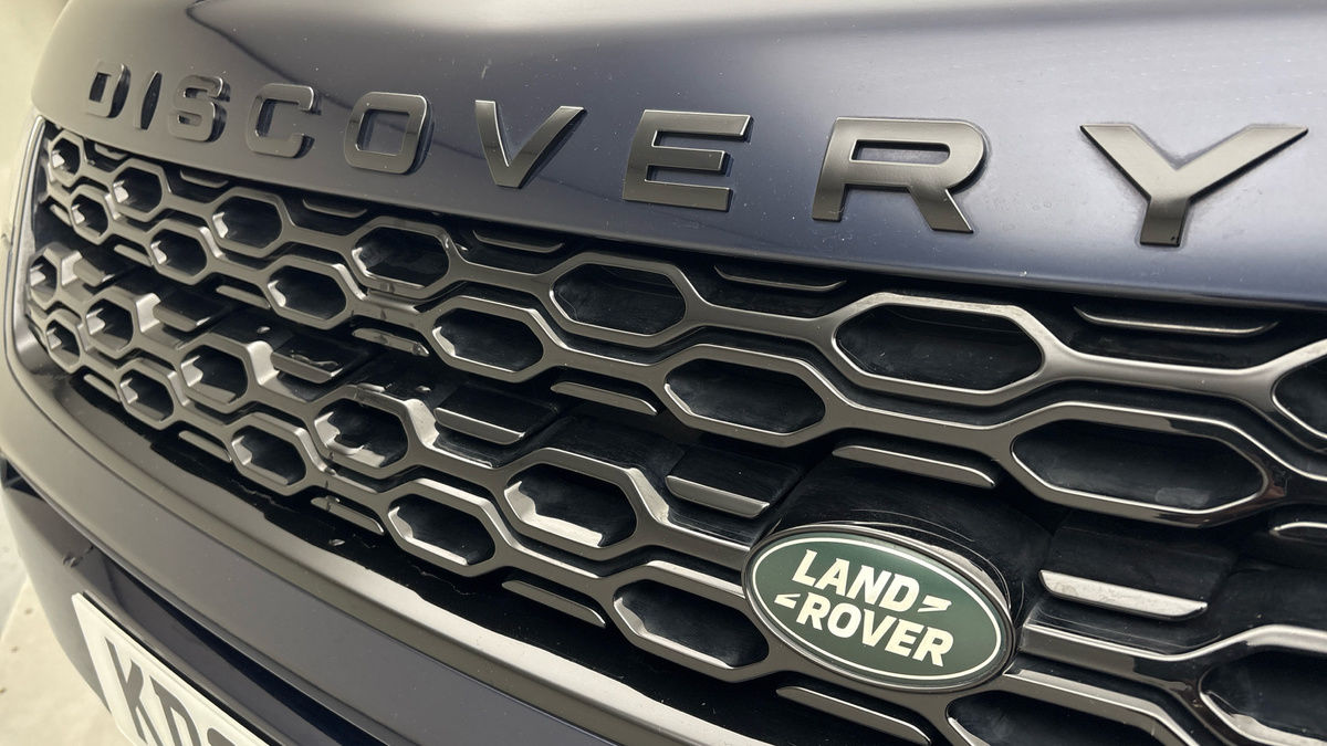 Land Rover Discovery Sport Image 24