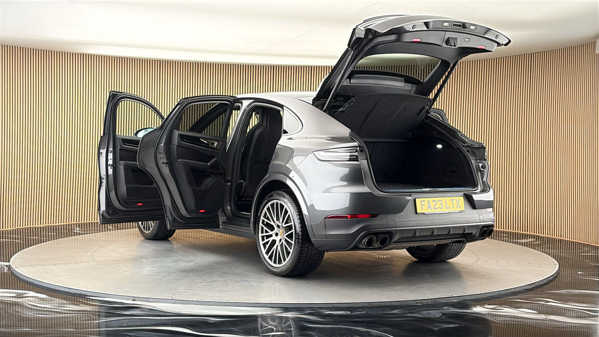 Porsche Cayenne Image 23
