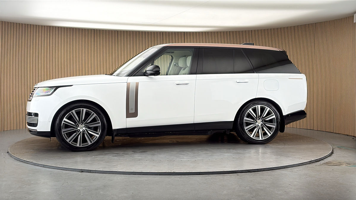 More views of Land Rover Range Rover