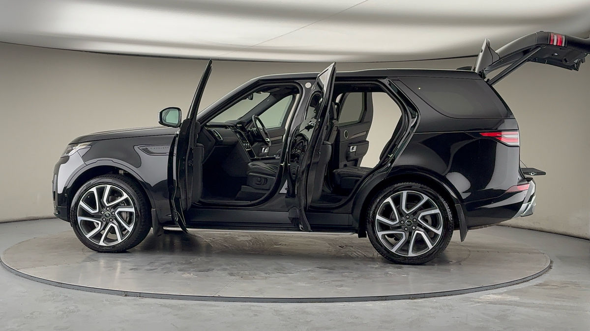 More views of Land Rover Discovery