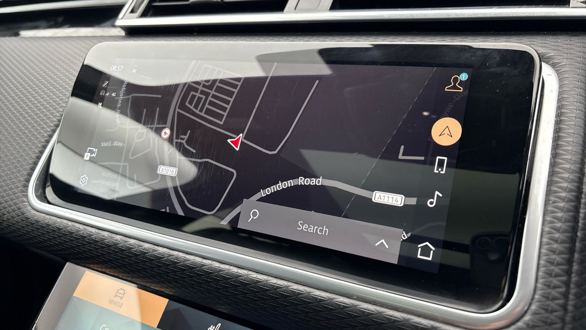 Land Rover Range Rover Velar Image 17