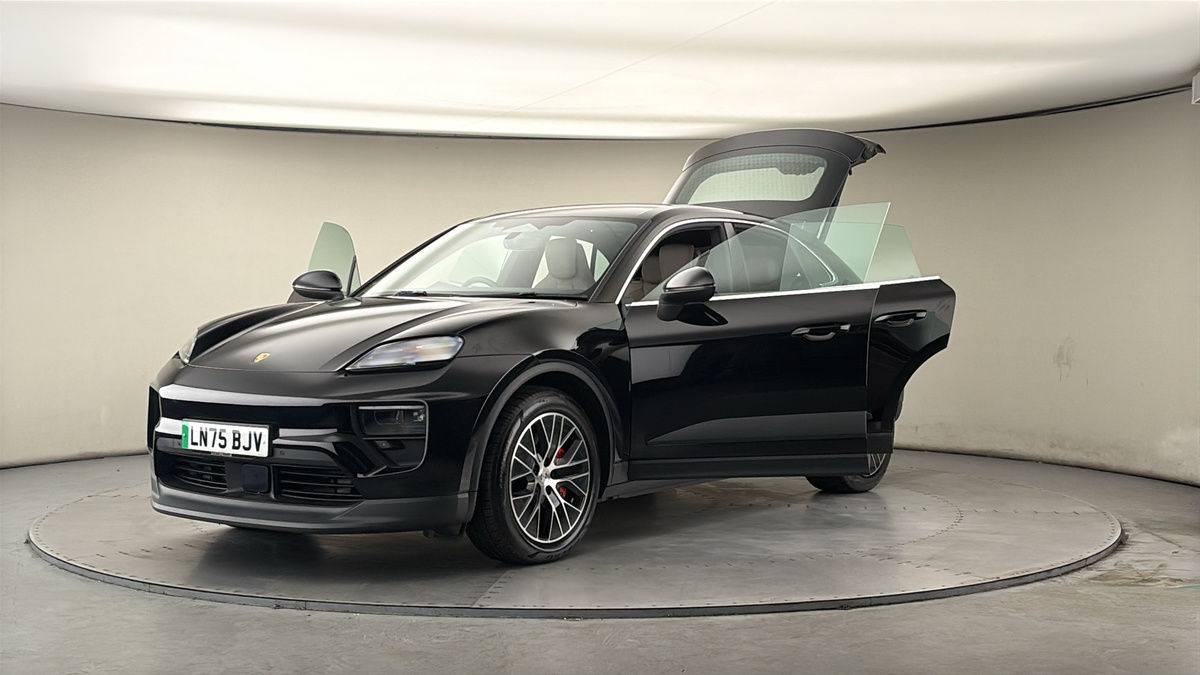 More views of Porsche Macan