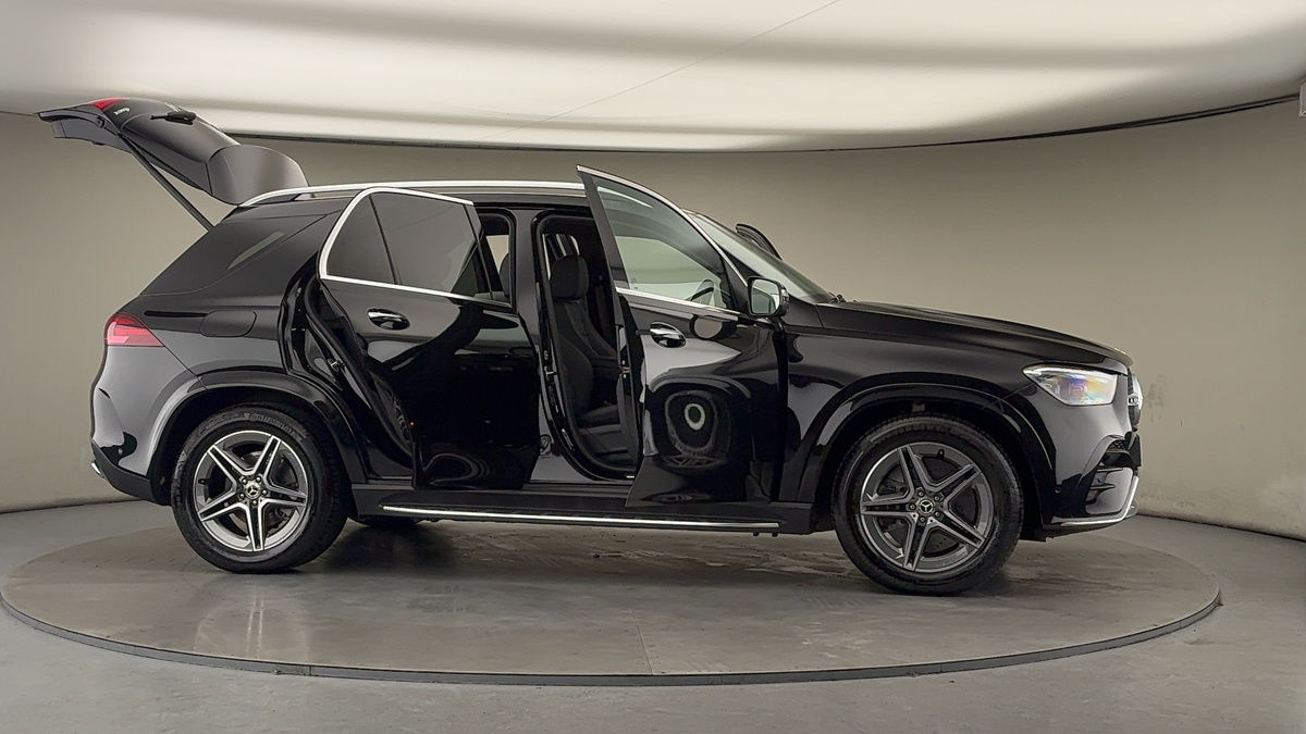 More views of Mercedes-Benz GLE