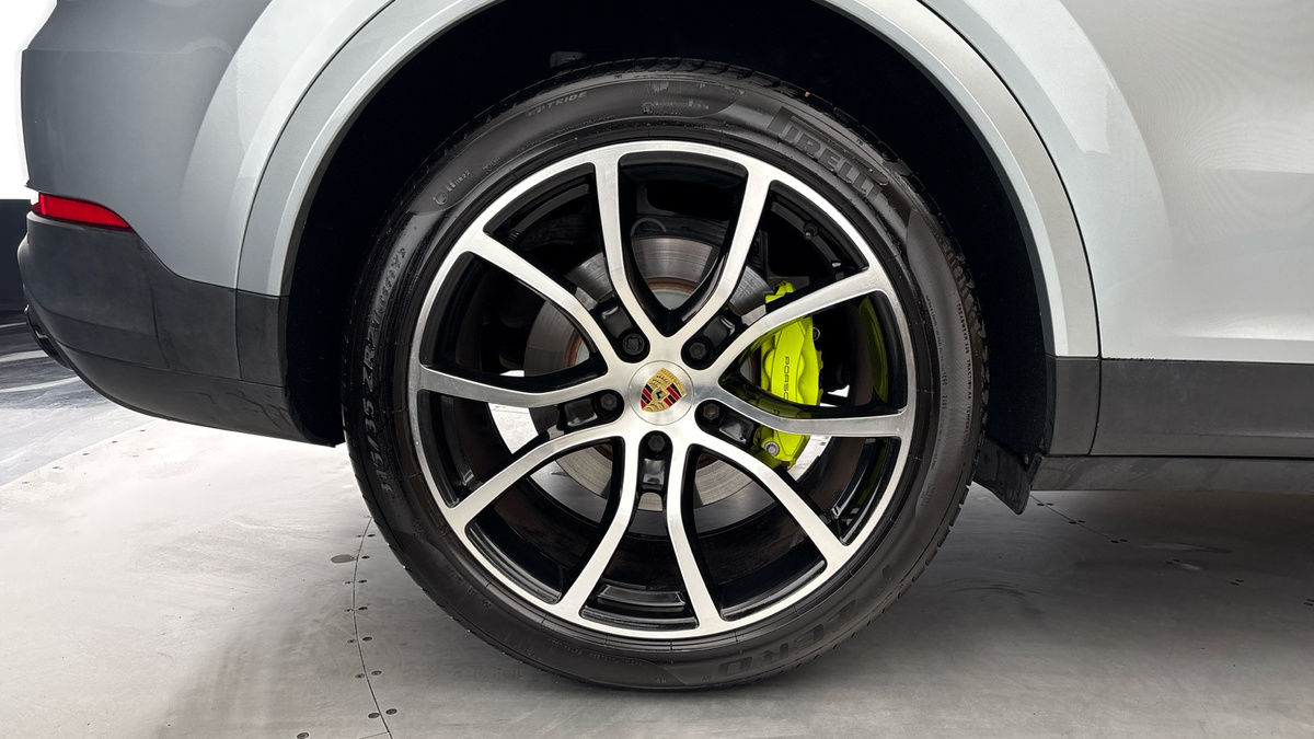 Porsche Cayenne Image 10
