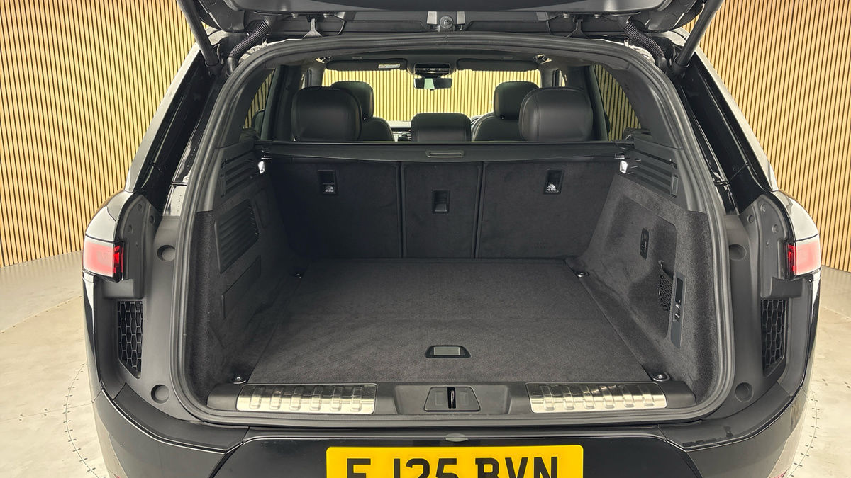 Land Rover Range Rover Sport Image 11