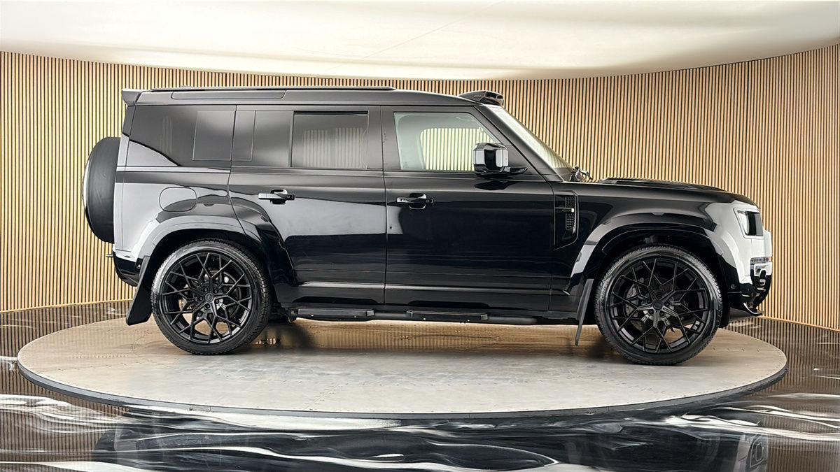 More views of Land Rover Defender 110