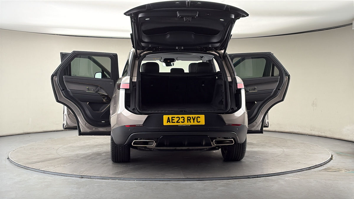 More views of Land Rover Range Rover Sport