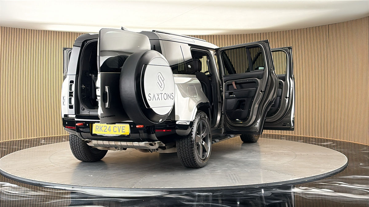 More views of Land Rover Defender 110