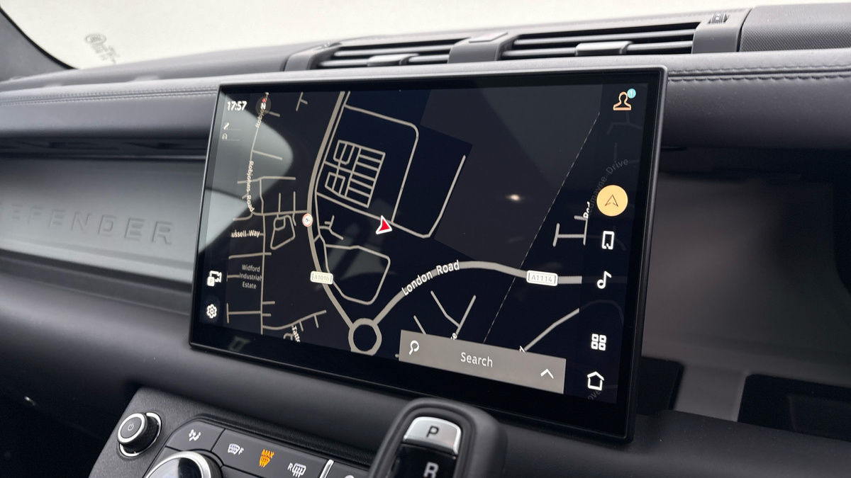 Land Rover Defender 110 Urban Image 17