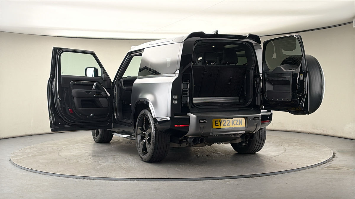 More views of Land Rover Defender 90