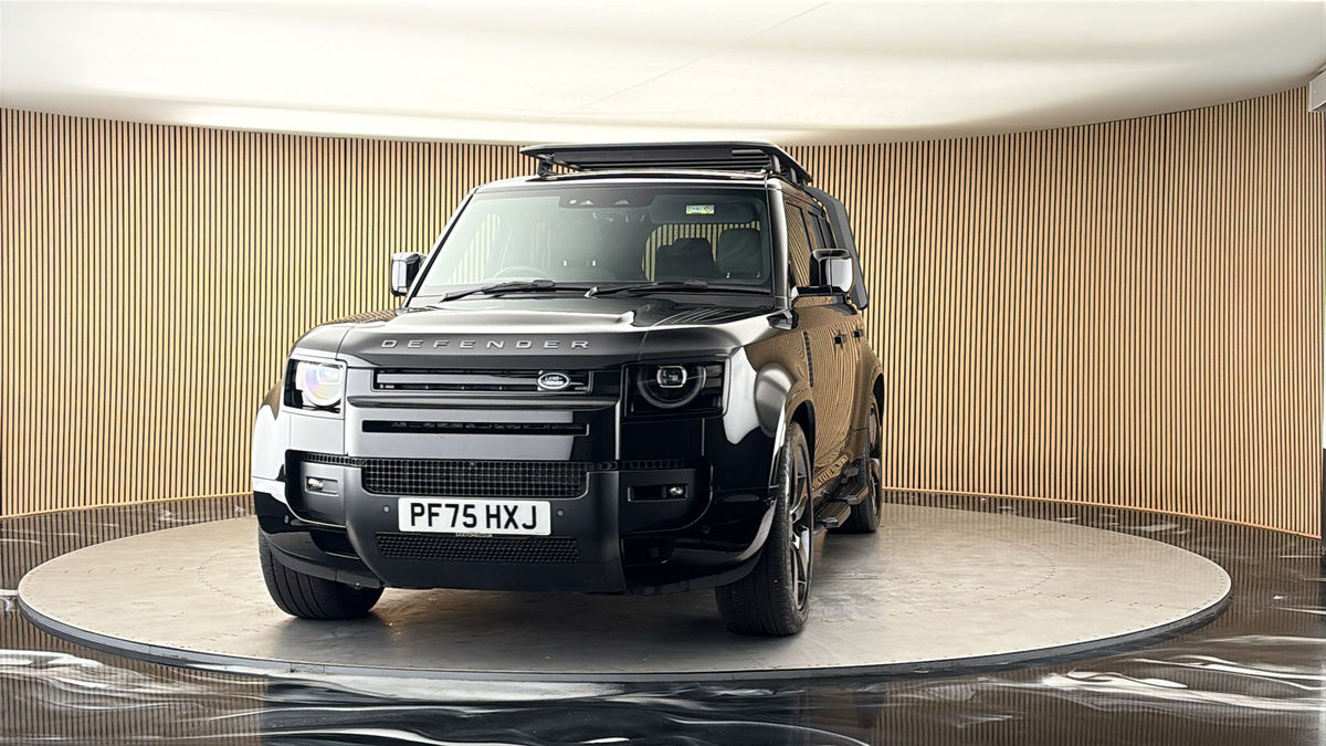 More views of Land Rover Defender 110