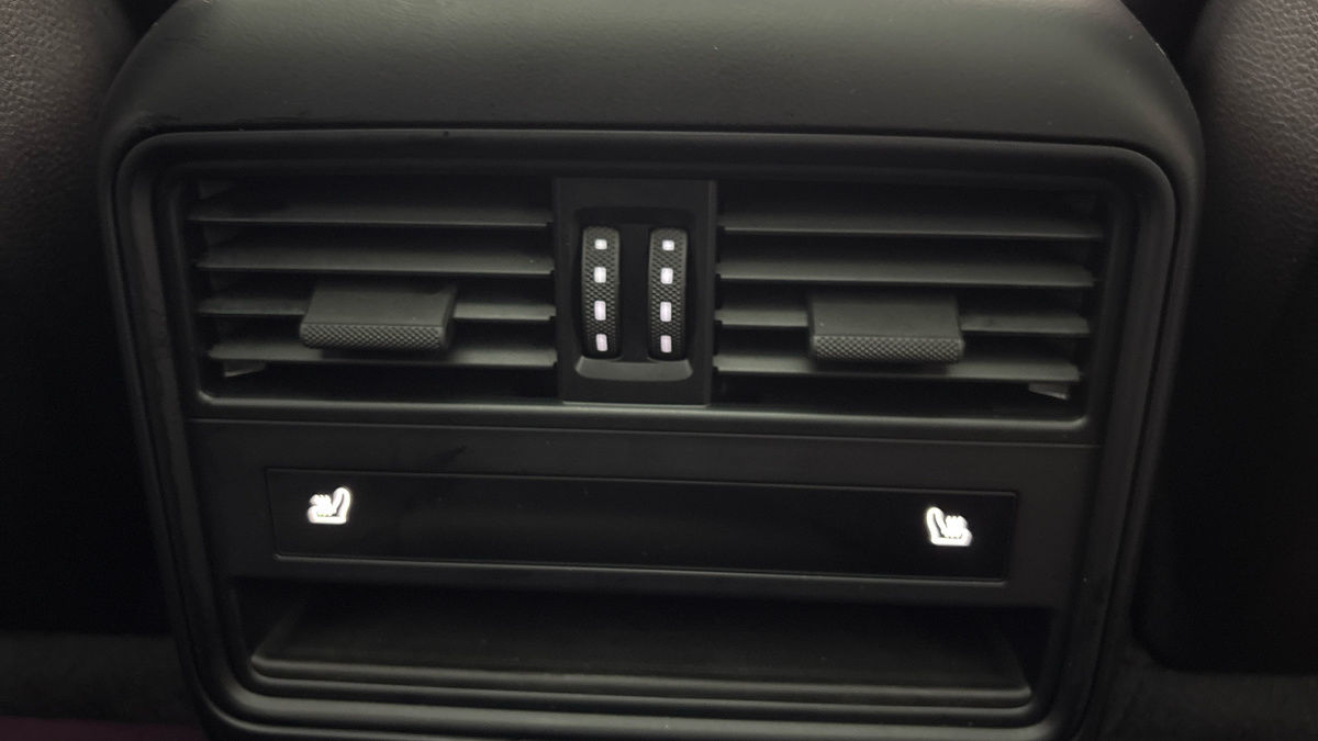 Porsche Cayenne Image 26