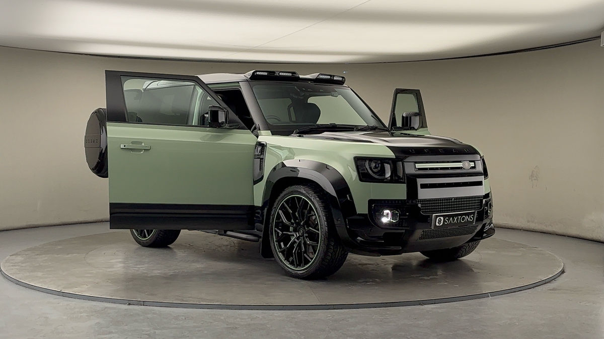 More views of Land Rover Defender 90