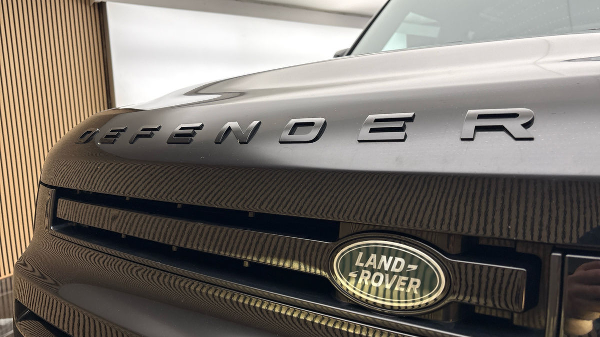 Land Rover Defender 90 Image 24