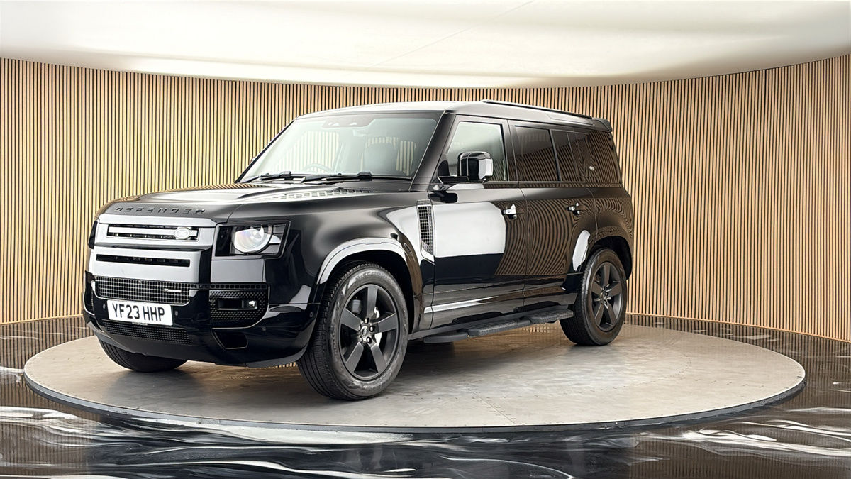 More views of Land Rover Defender 110