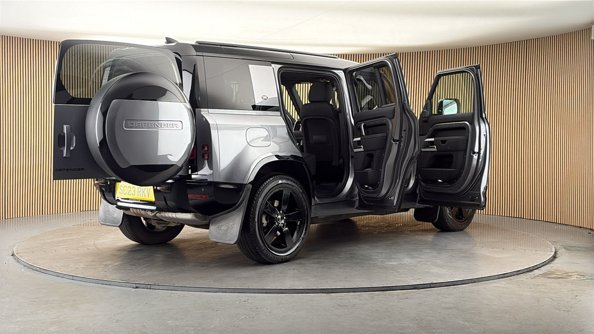 More views of Land Rover Defender 110