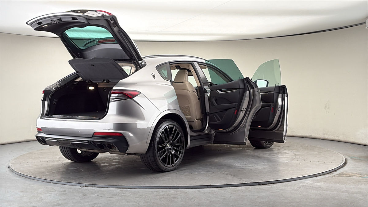 More views of Maserati Levante